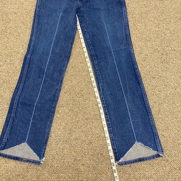 Chic Vintage Wrangler Jeans! - Picture 7 of 7